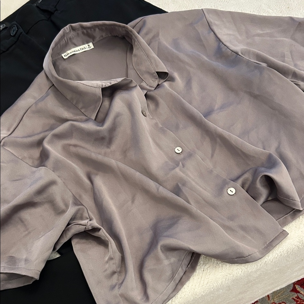 Abercrombie & Fitch Taupe Cropped Blouse - Picture 3 of 6